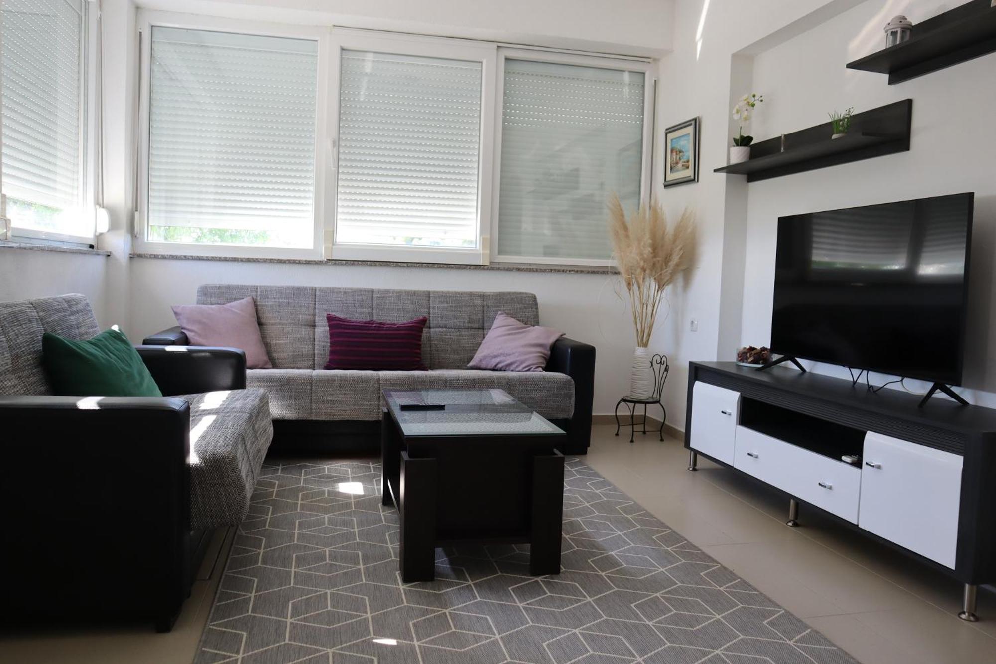 Holiday Home Ante With Beautiful Private Garden Nadin Bagian luar foto