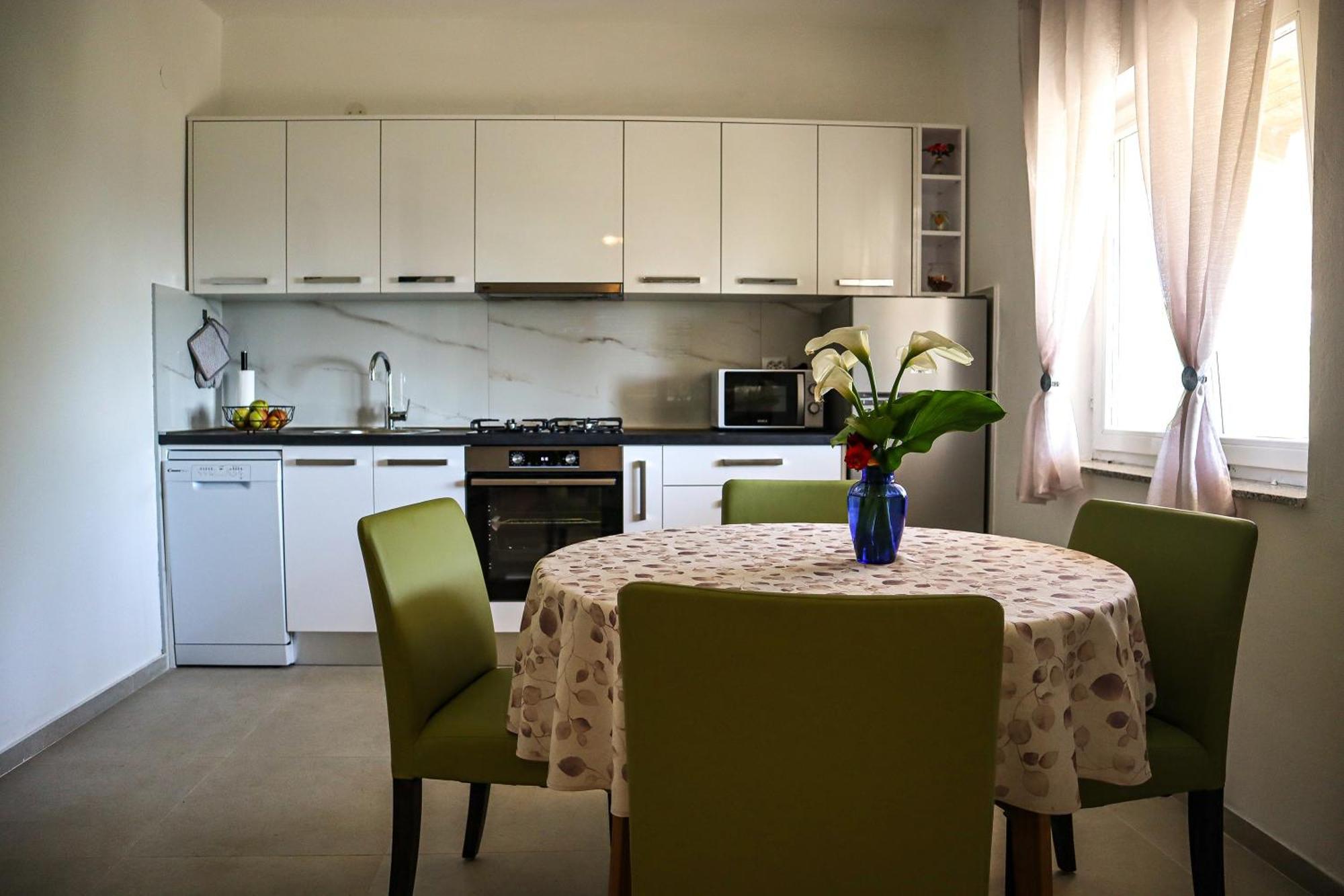 Holiday Home Ante With Beautiful Private Garden Nadin Bagian luar foto