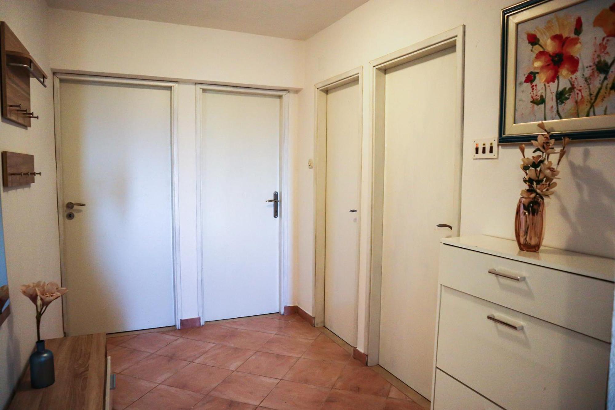 Holiday Home Ante With Beautiful Private Garden Nadin Bagian luar foto