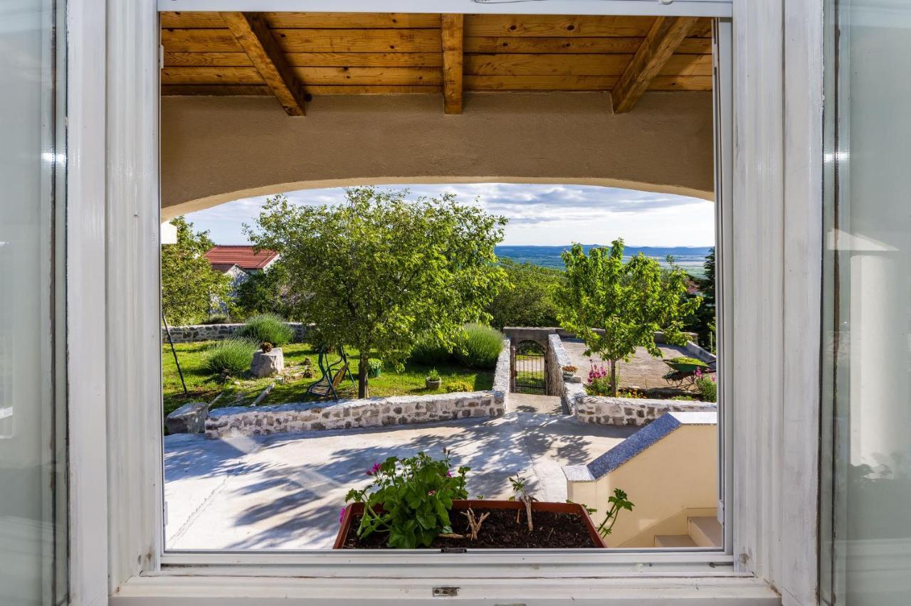 Holiday Home Ante With Beautiful Private Garden Nadin Bagian luar foto